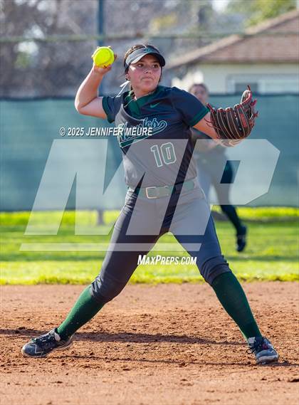 Thumbnail 3 in Central Valley vs. Hughson photogallery.