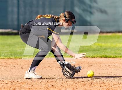 Thumbnail 3 in Central Valley vs. Hughson photogallery.
