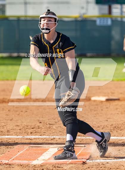 Thumbnail 2 in Central Valley vs. Hughson photogallery.