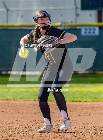 Thumbnail 1 in Central Valley vs. Hughson photogallery.