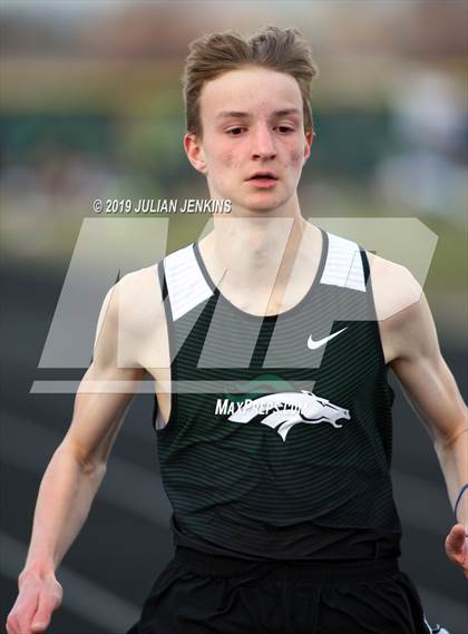 Thumbnail 2 in Centennial-Eagle-Mountain View Track Meet photogallery.