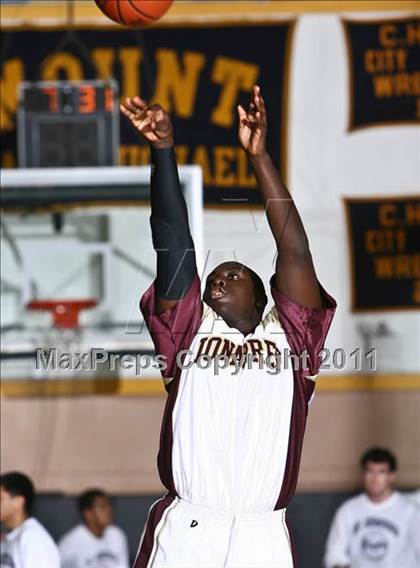 Thumbnail 1 in Iona Prep vs. St. Edmund Prep (CHSAA Class A Quarterfinal) photogallery.