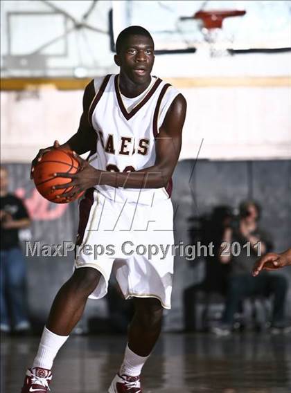 Thumbnail 2 in Iona Prep vs. St. Edmund Prep (CHSAA Class A Quarterfinal) photogallery.