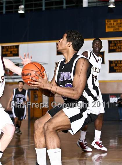Thumbnail 1 in Iona Prep vs. St. Edmund Prep (CHSAA Class A Quarterfinal) photogallery.