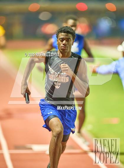 Thumbnail 2 in Panther Relays (4x400M) photogallery.