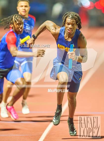 Thumbnail 2 in Panther Relays (4x400M) photogallery.