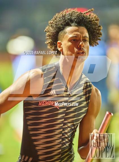Thumbnail 1 in Panther Relays (4x400M) photogallery.