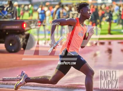 Thumbnail 2 in Panther Relays (4x400M) photogallery.