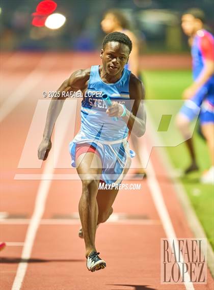 Thumbnail 1 in Panther Relays (4x400M) photogallery.
