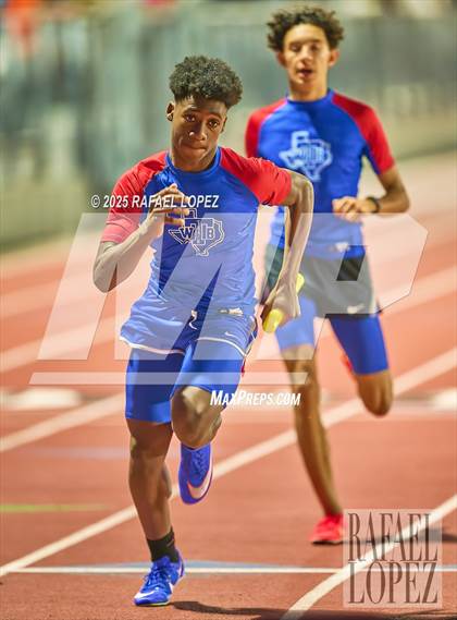 Thumbnail 3 in Panther Relays (4x400M) photogallery.