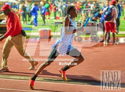 Thumbnail 1 in Panther Relays (4x400M) photogallery.