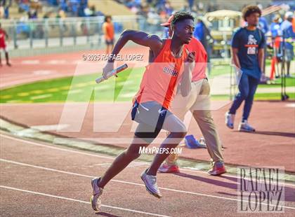 Thumbnail 1 in Panther Relays (4x400M) photogallery.