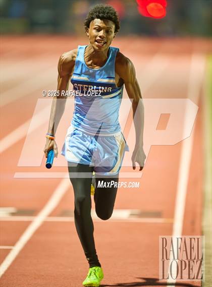 Thumbnail 3 in Panther Relays (4x400M) photogallery.
