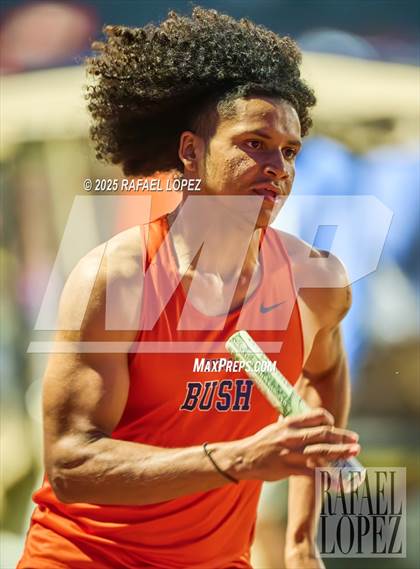 Thumbnail 3 in Panther Relays (4x400M) photogallery.