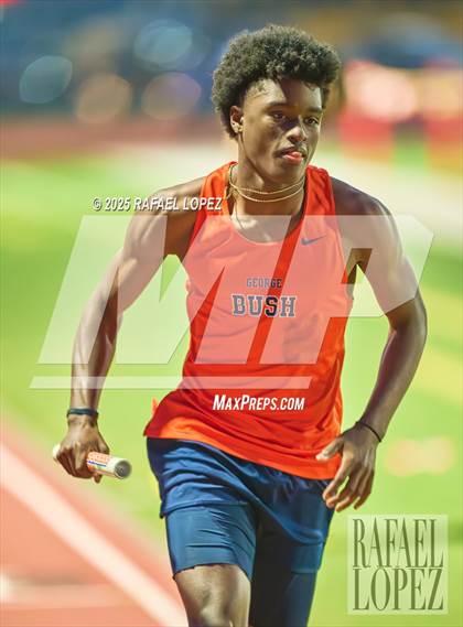Thumbnail 3 in Panther Relays (4x400M) photogallery.