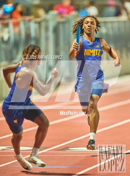 Thumbnail 2 in Panther Relays (4x400M) photogallery.