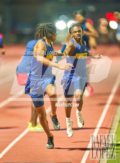 Thumbnail 3 in Panther Relays (4x400M) photogallery.