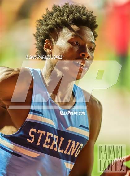 Thumbnail 1 in Panther Relays (4x400M) photogallery.