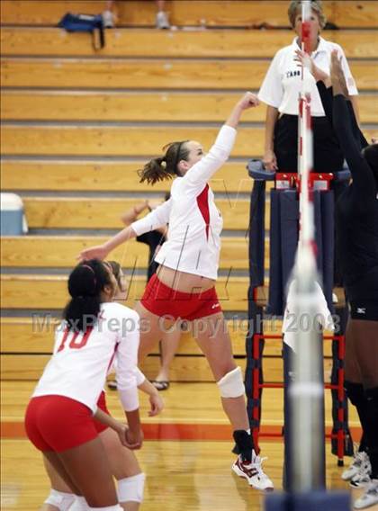 Thumbnail 2 in Dobie vs Tomball (Nike Volleyball Classic) photogallery.