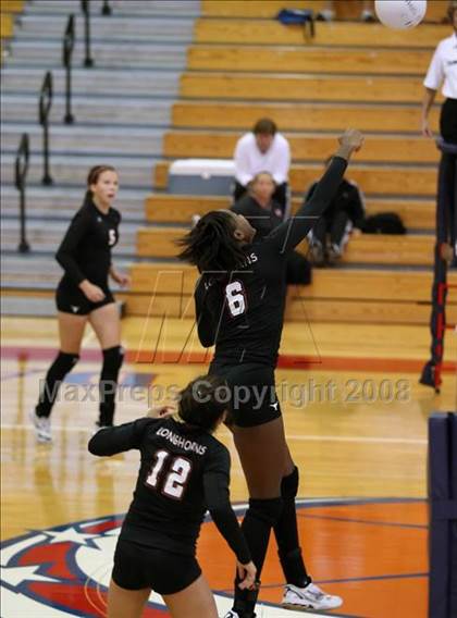 Thumbnail 2 in Dobie vs Tomball (Nike Volleyball Classic) photogallery.