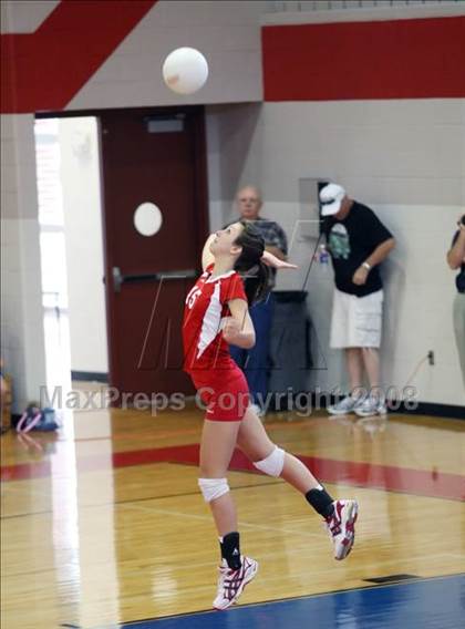 Thumbnail 3 in Dobie vs Tomball (Nike Volleyball Classic) photogallery.