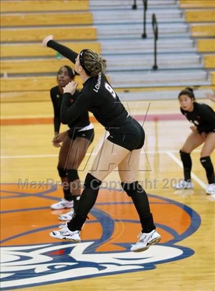 Thumbnail 2 in Dobie vs Tomball (Nike Volleyball Classic) photogallery.