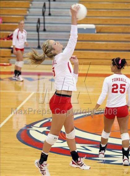 Thumbnail 3 in Dobie vs Tomball (Nike Volleyball Classic) photogallery.