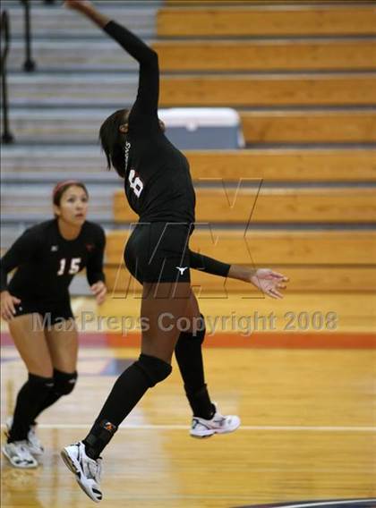 Thumbnail 3 in Dobie vs Tomball (Nike Volleyball Classic) photogallery.