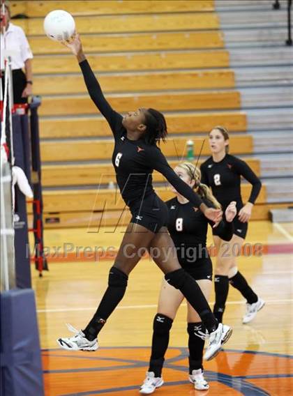 Thumbnail 1 in Dobie vs Tomball (Nike Volleyball Classic) photogallery.