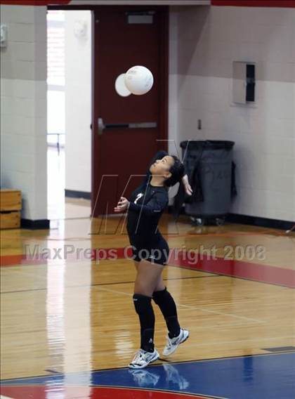 Thumbnail 1 in Dobie vs Tomball (Nike Volleyball Classic) photogallery.