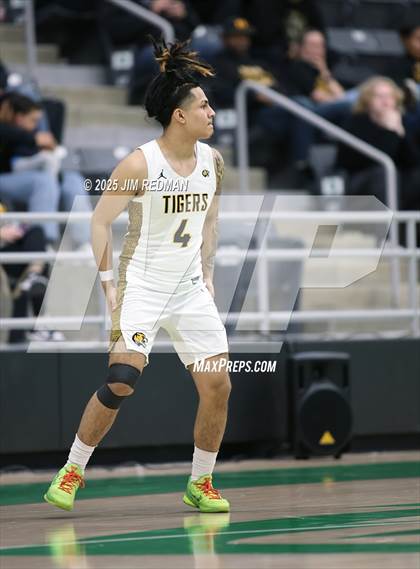 Thumbnail 3 in Mt. Pleasant vs. Denison (UIL 5A D2 Bi-District Basketball Playoff) photogallery.