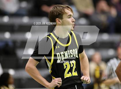 Thumbnail 2 in Mt. Pleasant vs. Denison (UIL 5A D2 Bi-District Basketball Playoff) photogallery.