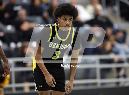Thumbnail 3 in Mt. Pleasant vs. Denison (UIL 5A D2 Bi-District Basketball Playoff) photogallery.