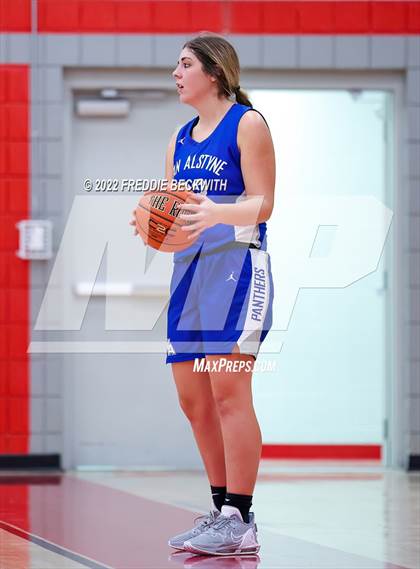 Thumbnail 3 in Van Alstyne @ Pottsboro photogallery.