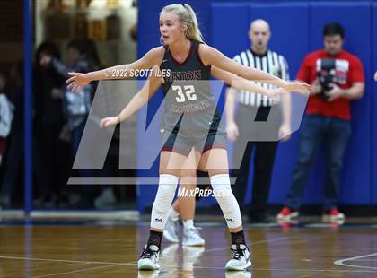 Thumbnail 1 in Vinton County vs. Sheridan (OHSAA D2 District Final) photogallery.