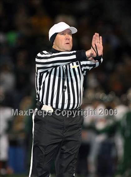 Thumbnail 1 in Waxahachie vs. Longview (Texas 4A Region II D1 Playoffs) photogallery.