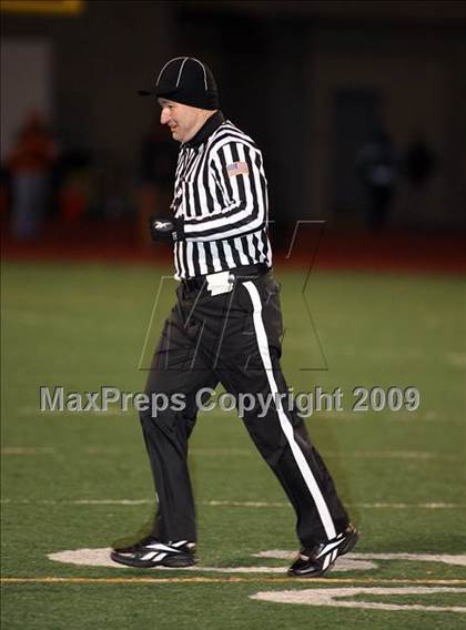 Thumbnail 1 in Waxahachie vs. Longview (Texas 4A Region II D1 Playoffs) photogallery.