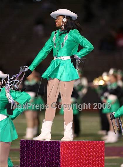 Thumbnail 3 in Waxahachie vs. Longview (Texas 4A Region II D1 Playoffs) photogallery.