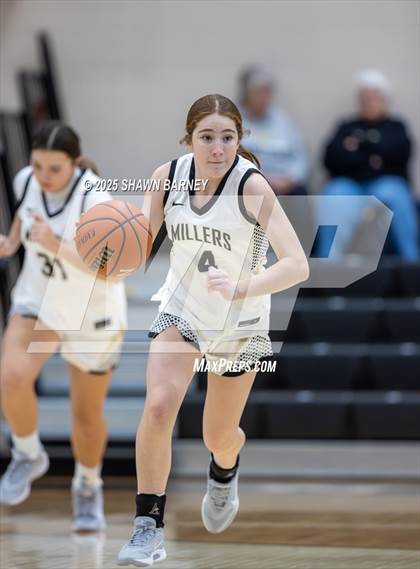 Thumbnail 3 in JV: Indianapolis Bishop Chatard @ Noblesville photogallery.