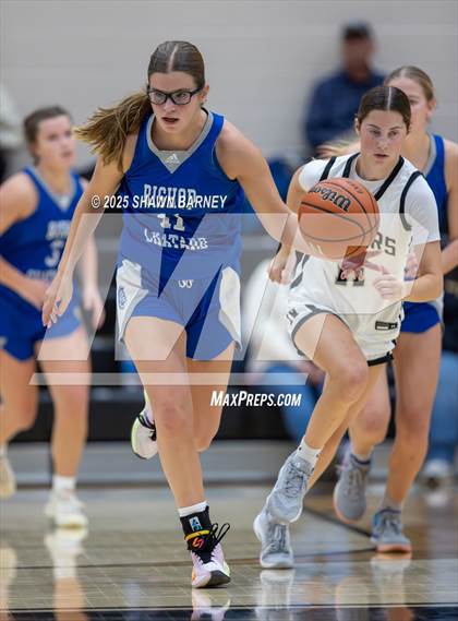 Thumbnail 2 in JV: Indianapolis Bishop Chatard @ Noblesville photogallery.