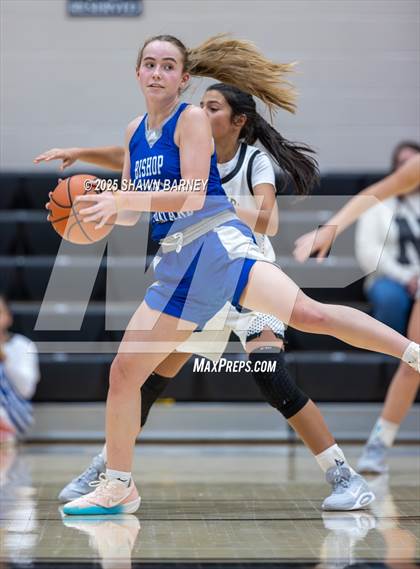 Thumbnail 3 in JV: Indianapolis Bishop Chatard @ Noblesville photogallery.