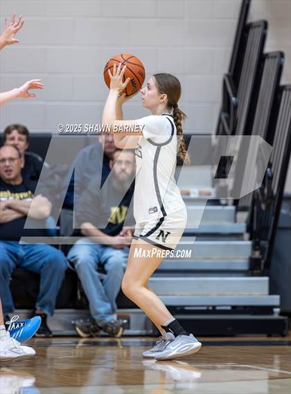 Thumbnail 3 in JV: Indianapolis Bishop Chatard @ Noblesville photogallery.
