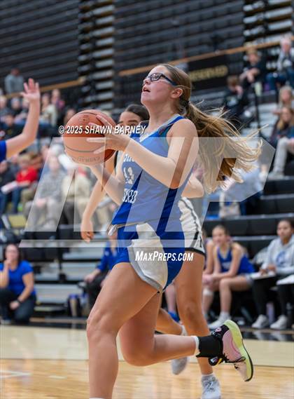 Thumbnail 3 in JV: Indianapolis Bishop Chatard @ Noblesville photogallery.
