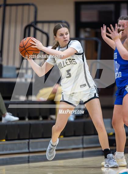 Thumbnail 2 in JV: Indianapolis Bishop Chatard @ Noblesville photogallery.