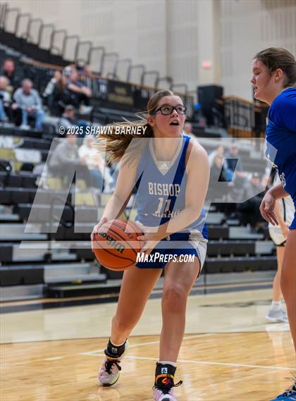 Thumbnail 2 in JV: Indianapolis Bishop Chatard @ Noblesville photogallery.
