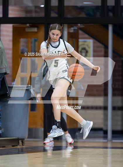 Thumbnail 2 in JV: Indianapolis Bishop Chatard @ Noblesville photogallery.