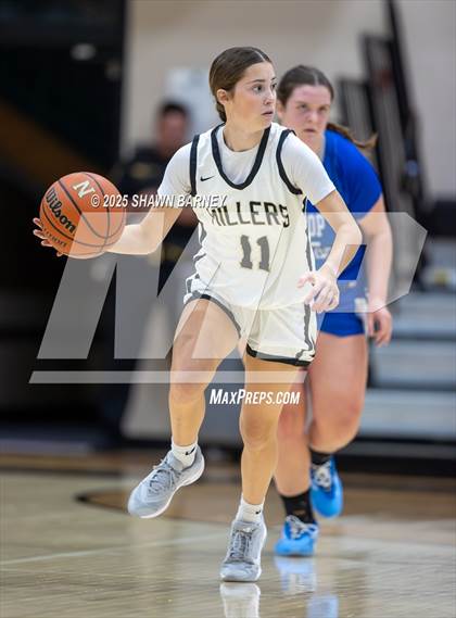 Thumbnail 3 in JV: Indianapolis Bishop Chatard @ Noblesville photogallery.