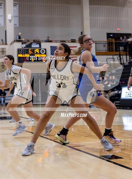 Thumbnail 1 in JV: Indianapolis Bishop Chatard @ Noblesville photogallery.