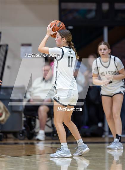 Thumbnail 2 in JV: Indianapolis Bishop Chatard @ Noblesville photogallery.