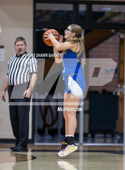 Thumbnail 2 in JV: Indianapolis Bishop Chatard @ Noblesville photogallery.